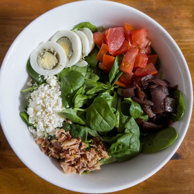 Spinach Salad Fresh and Flavorful